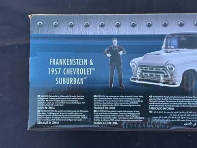 JADA - UNIVERSAL MONSTERS FRANKENSTEIN & 1957 CHEVROLETSUBURBAN