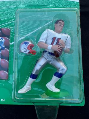 STARTING LINEUP 1997 10th YEAR EDITION COLLECTIBLE FIGURES OF BRETT FAVRE AND DREW BLEDSOE