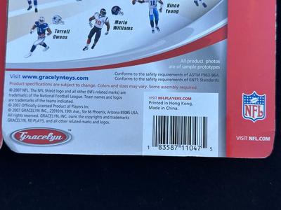 GRACELYN TOYS RE PLAYS COLLECTIBLE FIGURES RAY LEWIS AND VINCE YOUNG