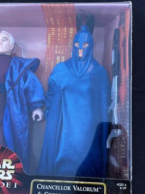 HASBRO - STAR WARS EPISODE 1 CHANCELLOR VALORUM & CORUSCANT GUARD ACTION FIGURES