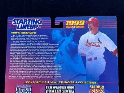 STARTING LINEUP CLASSIC DOUBLES HOME RUN RECORD BREAKERS “ROGER MARIS & MARK McGWIRE” ACTION FIGURES