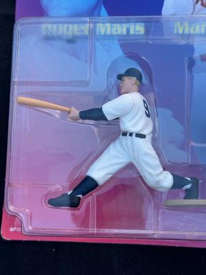 STARTING LINEUP CLASSIC DOUBLES HOME RUN RECORD BREAKERS “ROGER MARIS & MARK McGWIRE” ACTION FIGURES