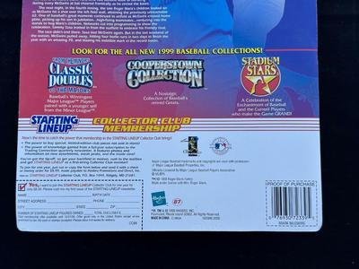 STARTING LINEUP CLASSIC DOUBLES HOME RUN RECORD BREAKERS “ROGER MARIS & MARK McGWIRE” ACTION FIGURES