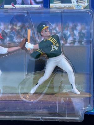 STARTING LINEUP CLASSIC DOUBLES FROM THE MINORS TO THE MAJORS “MARK McGWIRE” ACTION FIGURES