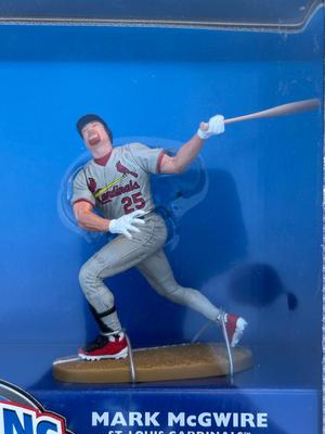 STARTING LINEUP 2 CLASSIC DOUBLES “TODD HELTON & MARK McGWIRE” ACTION FIGURES