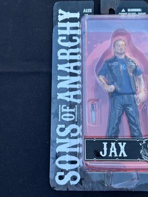 MEZCO TOYZ - SONS OF ANARCHY “JAX” ACTION FIGURE