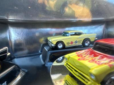 HOT WHEELS COLLECTIBLES LIMITED EDITION 40th ANNIVERSARY ‘57 CHEVY 4-CAR SET