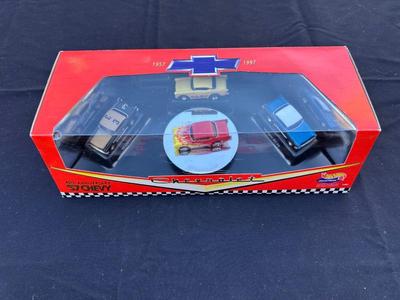 HOT WHEELS COLLECTIBLES LIMITED EDITION 40th ANNIVERSARY ‘57 CHEVY 4-CAR SET