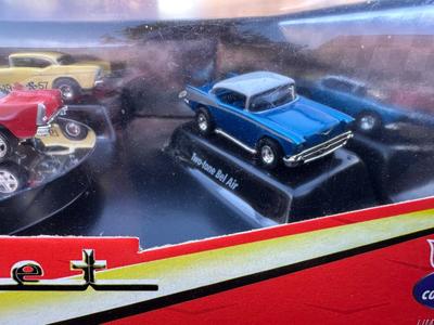 HOT WHEELS COLLECTIBLES LIMITED EDITION 40th ANNIVERSARY ‘57 CHEVY 4-CAR SET