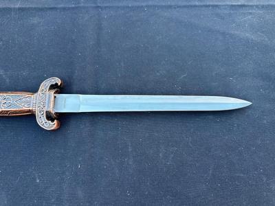 DECORATIVE CHINESE TOWER PAGODA DAGGER AND SHEATH