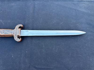 DECORATIVE CHINESE TOWER PAGODA DAGGER AND SHEATH