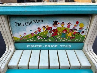 VINTAGE FISHER-PRICE CHANGE-A-TUNE PIANO TOY