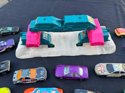 MISCELLANEOUS HOT WHEELS AND CRASHPILE STUNT SET
