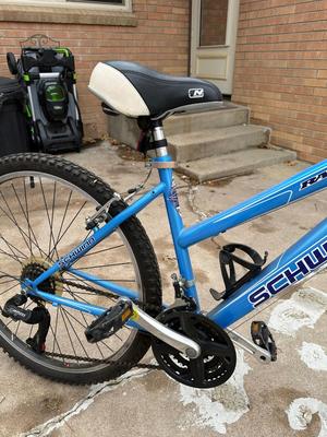 WOMENS SCHWINN RANGER 26” BIKE