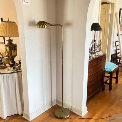 D434 Vintage Brass Clamshell Adjustable Floor Lamp