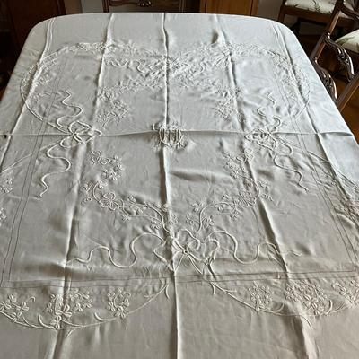 M442 Vintage Linen & Cotton Table Cloth Lot