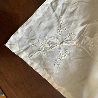 M447 Lot Of Linen & Cotton Vintage Table Cloths, Place Mats And Towels