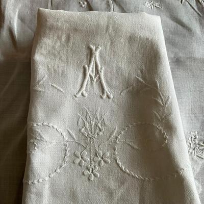 M447 Lot Of Linen & Cotton Vintage Table Cloths, Place Mats And Towels