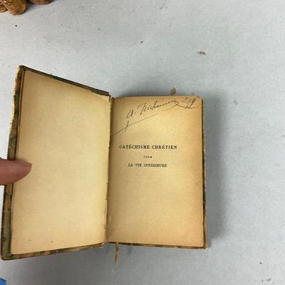 B458 Lot Of Antique Leather Books