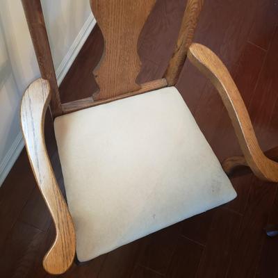 LOT 110: Dining Table with Six Matching Chairs