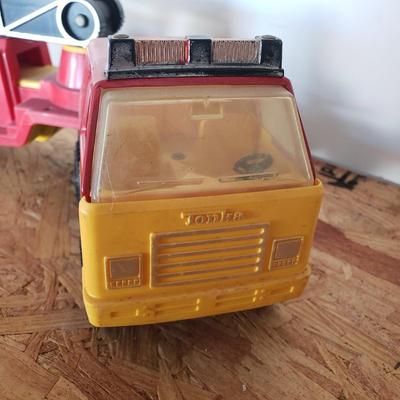 LOT 123: Vintage Tonka Fire Truck in Nylint Box (Not original to Truck)