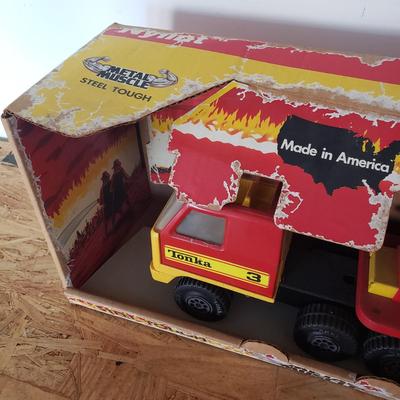 LOT 123: Vintage Tonka Fire Truck in Nylint Box (Not original to Truck)