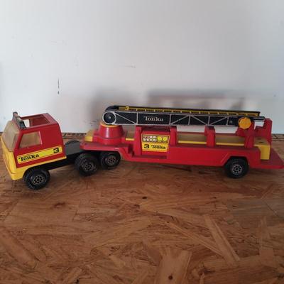 LOT 123: Vintage Tonka Fire Truck in Nylint Box (Not original to Truck)