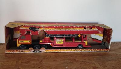 LOT 123: Vintage Tonka Fire Truck in Nylint Box (Not original to Truck)