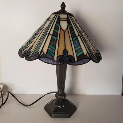 LOT 131: Stained Glass Tiffany Style Table Lamp