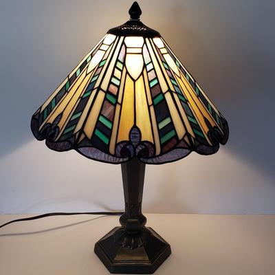 LOT 131: Stained Glass Tiffany Style Table Lamp