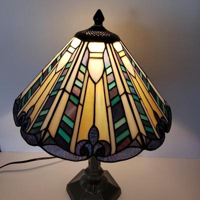 LOT 131: Stained Glass Tiffany Style Table Lamp
