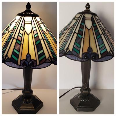 LOT 131: Stained Glass Tiffany Style Table Lamp