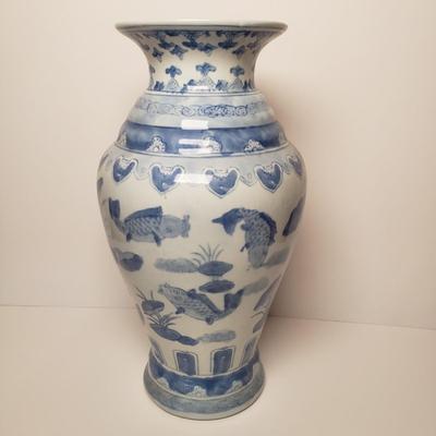 LOT 200: Chinoiserie Blue & White Fishbowl Planter & Vase