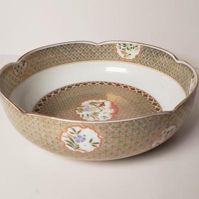 LOT 201: Asian Themed Decor-Table Lamp & Decorative Bowls