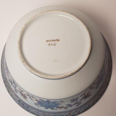 LOT 201: Asian Themed Decor-Table Lamp & Decorative Bowls