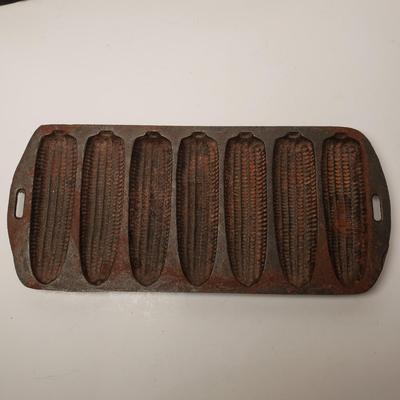 LOT 205: Vintage John Wright Sea Shell Pan, Cast Iron Cornbread Mold & Aebleskiver Pan