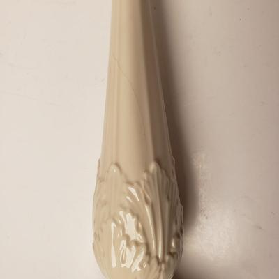 LOT 207: Home Decor Assortment-Lenox, Blue Trellis Temple Jar, Photo Albums & More