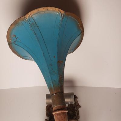 LOT 210: Antique Puck Style Cylinder Phonograph with Cast Metal Lady Base & Morning Glory Style Horn