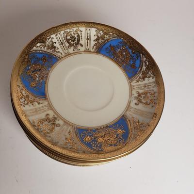 LOT 211: Vintage Noritake China Tea Set & Floral Plates