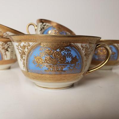 LOT 211: Vintage Noritake China Tea Set & Floral Plates