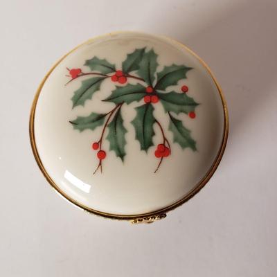 LOT 212: Winter Decor-Lenox Trinket Box, Snowbabies, Snow Buddies, Dept 56, Coca Cola Tins & More