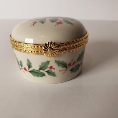 LOT 212: Winter Decor-Lenox Trinket Box, Snowbabies, Snow Buddies, Dept 56, Coca Cola Tins & More