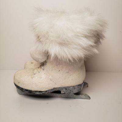 LOT 212: Winter Decor-Lenox Trinket Box, Snowbabies, Snow Buddies, Dept 56, Coca Cola Tins & More