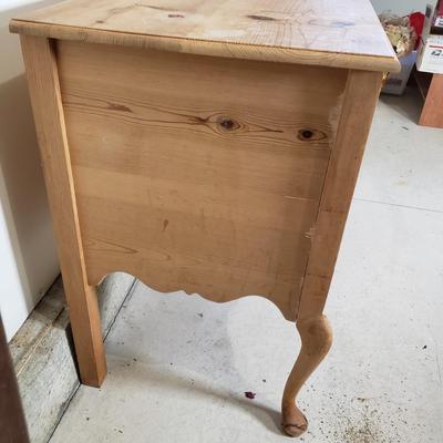 LOT 226: Vintage Queen Anne Style Dresser with Carved Fan Design