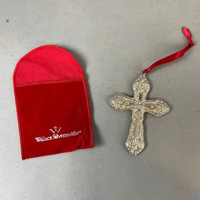 K476 Wallace 1996 Sterling Cross Ornament