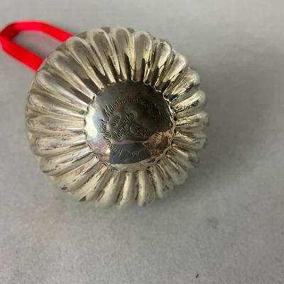 K489 Towle Sterling Newbury Port, MA Ball Ornament