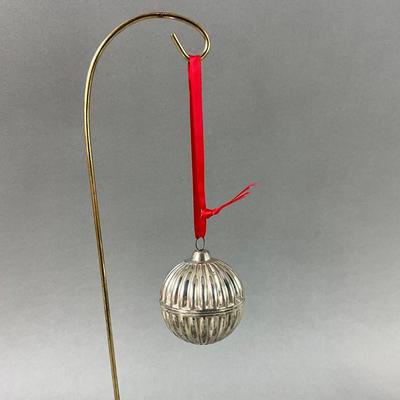 K489 Towle Sterling Newbury Port, MA Ball Ornament