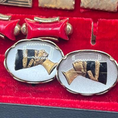 LOT 42: Vintage Men's Jewelry Lot - Tie Clips, Cuff Links, Pins - in Case