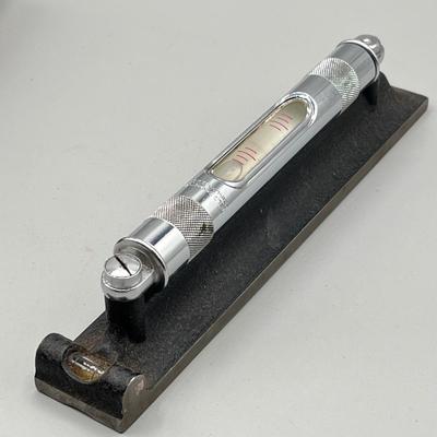 LOT 43: Vintage Starrett Level No. 98