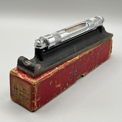 LOT 43: Vintage Starrett Level No. 98